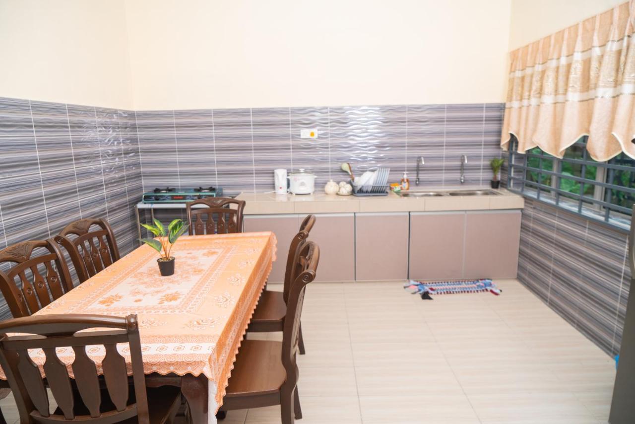 Adorable 3-Bedroom Home With Pool, Wi-Fi And Bbq Rembau 外观 照片