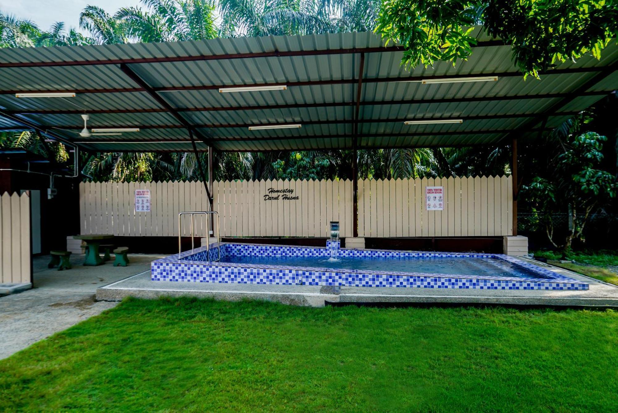 Adorable 3-Bedroom Home With Pool, Wi-Fi And Bbq Rembau 外观 照片